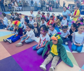 La UTPL participa en el Festival Internacional de Artes Vivas Loja con sus talentosos grupos de arte en la Plaza de la Cultura