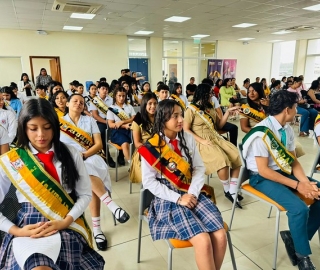 Entrega de Becas UTPL a estudiantes Abanderados | Quevedo