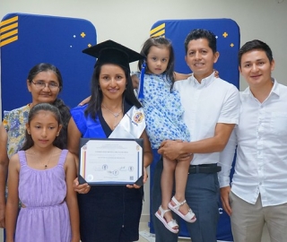 Nuevos profesionales de Galápagos recibieron su título