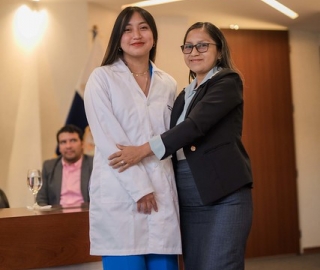 Imposición de mandiles a estudiantes de la carrera de Psicología Clínica Imposición de mandiles a estudiantes de la carrera de Psicología Clínica