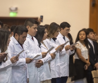 Ceremonia de Imposición de Mandiles – Medicina UTPL