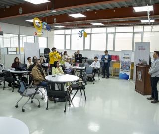 Expo Semestre Ascendere | Reto: Fine-Tuned English. Expo Semestre Ascendere | Reto: Fine-Tuned English.