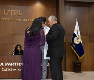 Imposición de Insignias – Carrera de Medicina