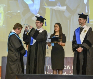 Acto Solemne de Inauguración del Año Académico 2019 - 2020 e Incorporación de nuevos doctores al Claustro UTPL Acto Solemne de Inauguración del Año Académico 2019 - 2020 e Incorporación de nuevos doctores al Claustro UTPL