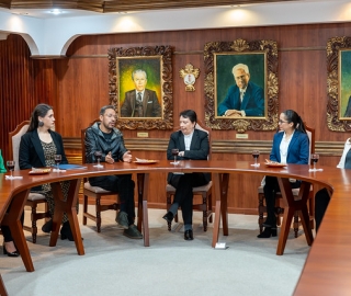 UTPL y Bienal de Cuenca firman convenio para impulsar el Congreso de las Nuevas Pedagogías del Arte Contemporáneo UTPL y Bienal de Cuenca firman convenio para impulsar el Congreso de las Nuevas Pedagogías del Arte Contemporáneo