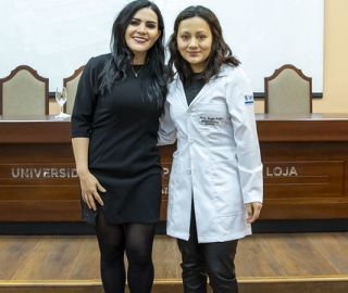 Imposición de mandiles a estudiantes de Nutrición y Dietética