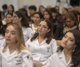 Imposición de mandiles a internos rotativos de la carrera de Nutrición y Dietética – Cohorte mayo 2025 / abril 2026