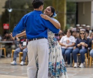UTPL, escenario del arte y la diversidad cultural en el Festival Folclóricos Internacionales (FESFIN) 2025 UTPL, escenario del arte y la diversidad cultural en el Festival Folclóricos Internacionales (FESFIN) 2025
