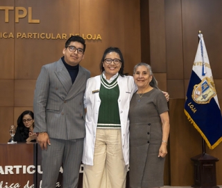 Imposición de Insignias – Carrera de Medicina