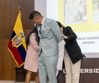 Imposición de mandiles a estudiantes de Fisioterapia