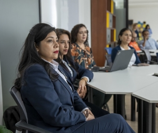 Finanzas aplicadas: análisis financiero y estrategias de inversión y financiamiento para impulsar la competitividad empresarial