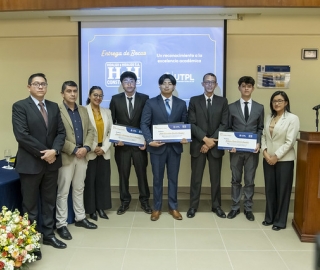 Entrega de becas Hidalgo e Hidalgo a estudiantes de la UTPL Entrega de becas Hidalgo e Hidalgo a estudiantes de la UTPL