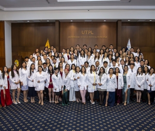 Ceremonia de imposición de mandiles a los estudiantes de 7mo ciclo de la carrera de Psicología Clínica Ceremonia de imposición de mandiles a los estudiantes de 7mo ciclo de la carrera de Psicología Clínica