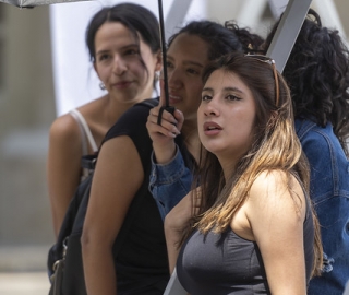 La UTPL participa en el Festival Internacional de Artes Vivas Loja con sus talentosos grupos de arte en la Plaza de la Cultura