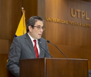 Ceremonia de entrega de certificaciones e insignias | Derecho UTPL