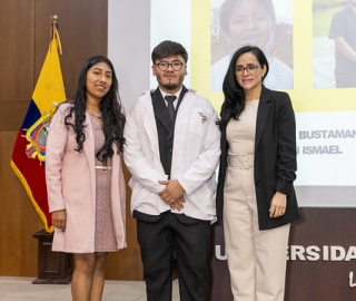 Imposición de mandiles a estudiantes de Fisioterapia