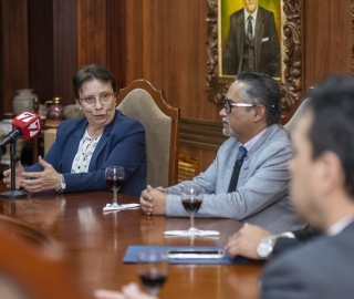 Firma convenio entre la UTPL y el Colegio de Abogados de Loja Firma convenio entre la UTPL y el Colegio de Abogados de Loja