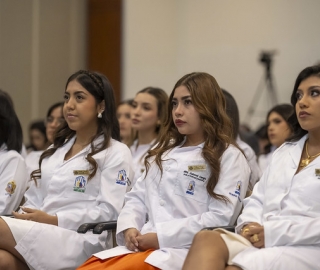 Imposición de mandiles a internos rotativos de la carrera de Nutrición y Dietética – Cohorte mayo 2025 / abril 2026