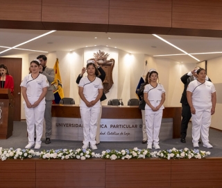 Imposición de Indumentaria a los estudiantes de Enfermería Imposición de Indumentaria a los estudiantes de Enfermería