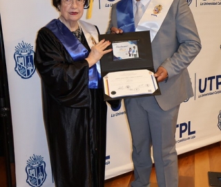 Ceremonia de incorporación de UTPL alumni en Nueva York