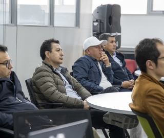 Conexia - Retos de Innovación Empresarial VI edición Conexia - Retos de Innovación Empresarial VI edición