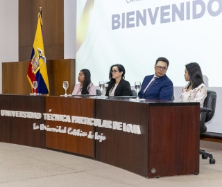 Imposición de mandiles a estudiantes de Fisioterapia