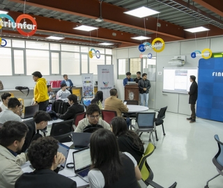 Expo Semestre Ascendere | Reto: Fine-Tuned English. Expo Semestre Ascendere | Reto: Fine-Tuned English.