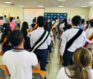 Entrega de Becas UTPL a estudiantes Abanderados | Quevedo