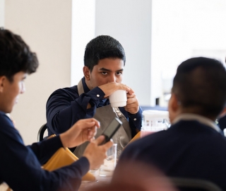 Aldea Global Gastronómica: Innovación en Equipos e Instalaciones de Restauración con el Mgtr. Fabián de Jesús Castañeda Orozco, de la Universidad ECCI – Colombia