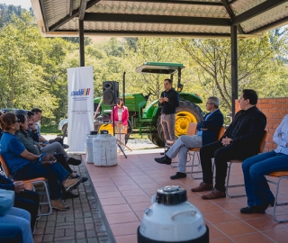 MAGAP entrega embriones bovinos y paquetes tecnológicos a UTPL MAGAP entrega embriones bovinos y paquetes tecnológicos a UTPL