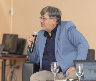Estudiantes de la carrera de Economía debaten implicaciones de la Carta de Intención con el FMI Estudiantes de la carrera de Economía debaten implicaciones de la Carta de Intención con el FMI