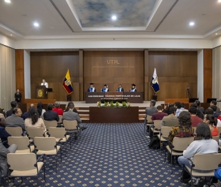Condecoración a Carlos Calderón Condecoración a Carlos Calderón