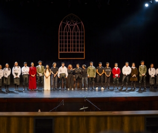 La Compañía de Teatro UTPL conmemoró sus 20 años de trayectoria artística con el estreno de la obra Otelo La Compañía de Teatro UTPL conmemoró sus 20 años de trayectoria artística con el estreno de la obra Otelo