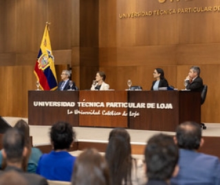 Posesión de nuevas autoridades académicas y ejecutivas