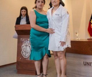 Imposición de mandiles a estudiantes de la carrera de Psicología Clínica