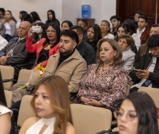 Imposición de mandiles a estudiantes de Fisioterapia
