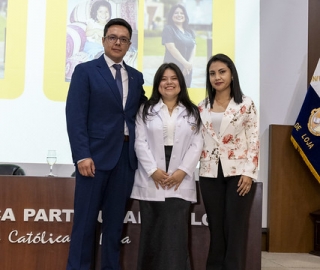 Imposición de mandiles a estudiantes de Fisioterapia