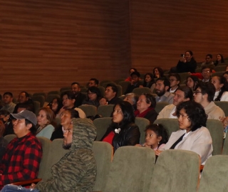 Carrera de Comunicación presentó la obra de teatro "Espejos" Carrera de Comunicación presentó la obra de teatro "Espejos"