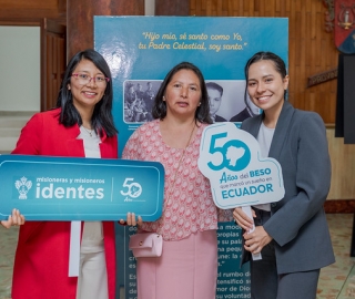 Exposición fotográfica por los 50 años de la presencia del Instituto Id de Cristo Redentor, Misioneras y Misioneros Identes en Ecuador