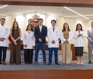 Imposición de mandiles | Carrera de Bioquímica y Farmacia