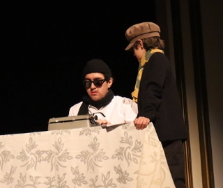 Carrera de Comunicación presentó la obra de teatro "Espejos" Carrera de Comunicación presentó la obra de teatro "Espejos"