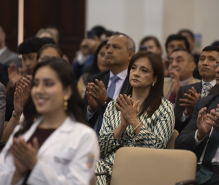 Imposición de Insignias – Carrera de Medicina