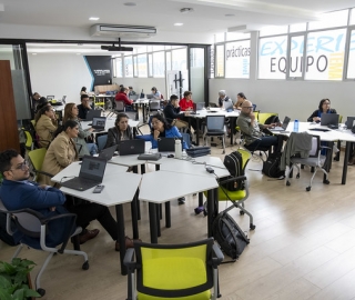 Curso de formación docente: Elaboración de recursos educativos con IA: el video educativo y la gamificación.
