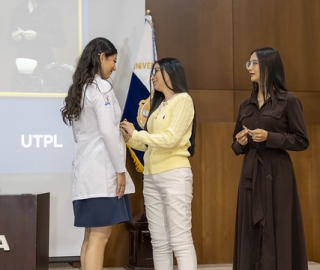 Imposición de mandiles a internos rotativos de la carrera de Nutrición y Dietética – Cohorte mayo 2025 / abril 2026