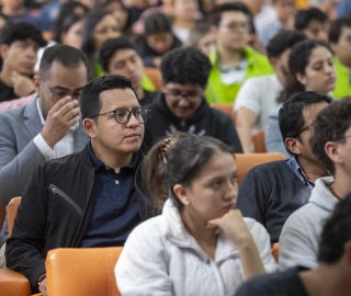 Conferencia Magistral “Del dato al impacto: la materia prima de la economía del siglo XXI”. Conferencia Magistral “Del dato al impacto: la materia prima de la economía del siglo XXI”.