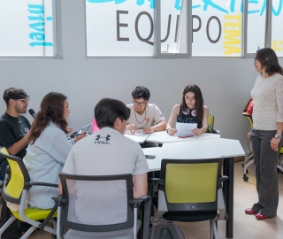 Aldea Global: Using AI to Improve Narration “Historias Míticas y Reales de la ciudad de Loja” Aldea Global: Using AI to Improve Narration “Historias Míticas y Reales de la ciudad de Loja”