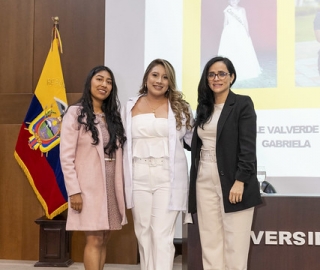 Imposición de mandiles a estudiantes de Fisioterapia