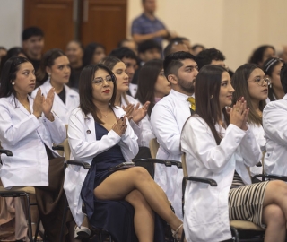 Ceremonia de imposición de mandiles a los estudiantes de 7mo ciclo de la carrera de Psicología Clínica Ceremonia de imposición de mandiles a los estudiantes de 7mo ciclo de la carrera de Psicología Clínica
