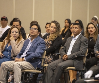 UTPL reconoció el compromiso de los abanderados de los colegios de Loja por su excelencia académica