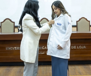 Imposición de mandiles a estudiantes de Nutrición y Dietética Imposición de mandiles a estudiantes de Nutrición y Dietética